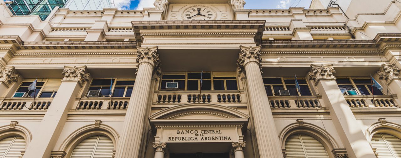 Dólar futuro: el mercado desconfía de la paz cambiaria aunque el Central se expone menos