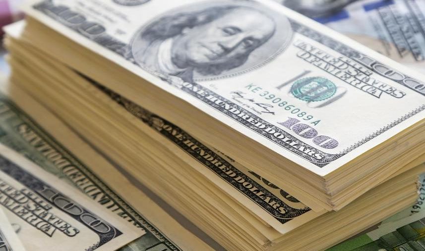 El dólar blue anotó una leve suba y la brecha sigue por encima del 85%