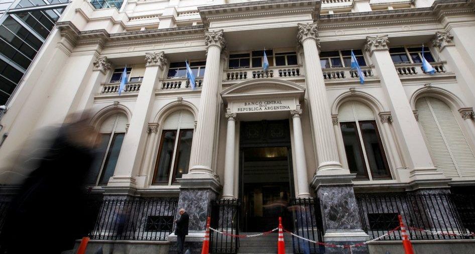 Tarjeta, plazo fijo, cajeros y crédito: todo lo que los bancos están obligados a hacer