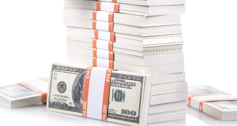 El dólar blue cedió, pero aún opera con una brecha superior al 85%