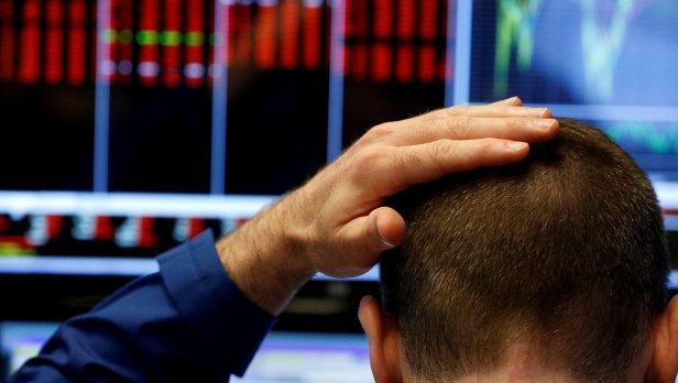 Las acciones argentinas se contagian de Wall Street y vuelve a crecer el riesgo país