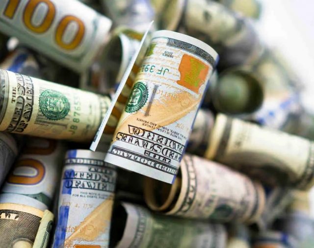 El dólar blue anotó otro avance y la brecha ya supera el 90%