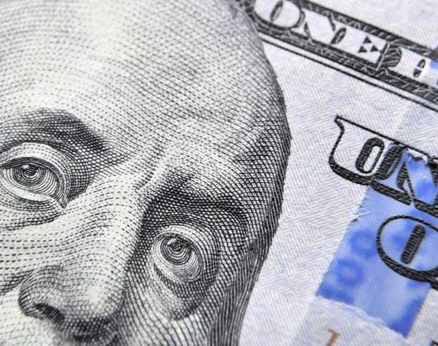 Llega el Dólar Evita: sin contar los impuestos, el oficial alcanza $ 100, una cifra histórica