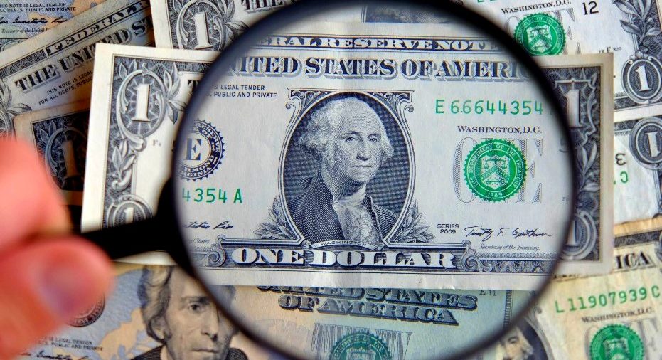 El dólar blue toma impulso y acorta la distancia con el solidario