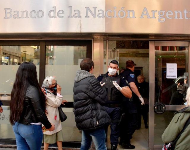 Bancos argentinos, seguros pero sin rentabilidad y el peor contexto para el negocio