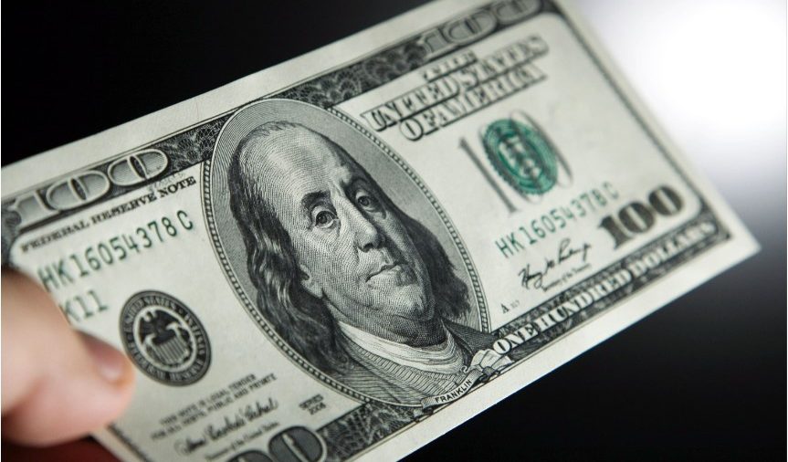 El dólar blue arranca la semana cerca de sus máximos del año
