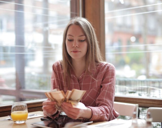 Las 4 reglas para empezar a invertir desde adolescentes que recomiendan los que saben