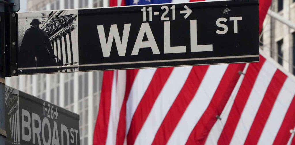 Wall Street opera con avances y busca cerrar la semana en máximos históricos.