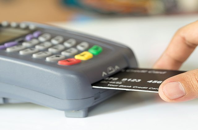 Desde hoy, los pagos con débito a los comercios se acreditarán en un día