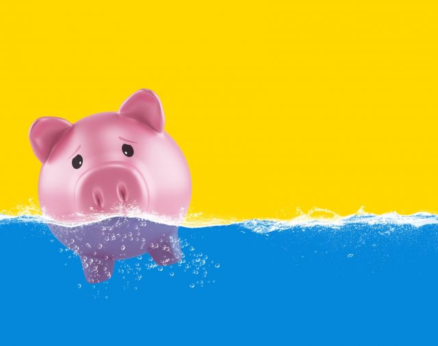 Cuál es la "falacia del costo hundido" que puede arruinar tu economía y cómo evitarla