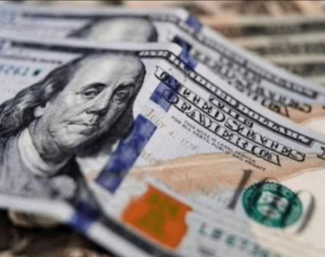 El dólar blue apunta a cerrar con una baja semanal y el solidario avanza otro escalón
