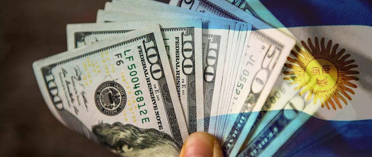 Cobertura cambiaria: se desplomaron los flujos hacia los fondos dólar linked