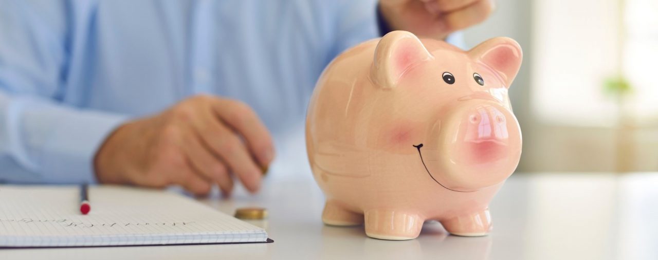 La regla de 1% para gastar menos y ahorrar más cuando se gana poco