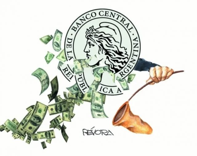Los bancos no podrán comprar dólares hasta fin de mes, por orden del BCRA