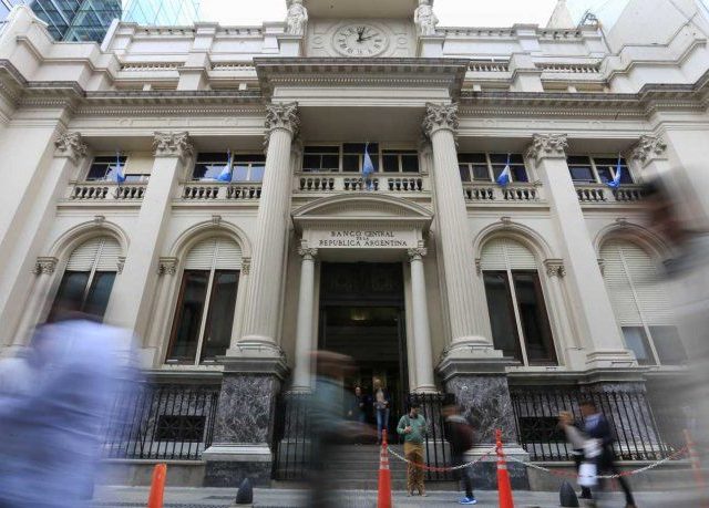 Por un falso rumor que circula en Whatsapp, el Banco Central tuvo que salir a desmentir supuesto corralito