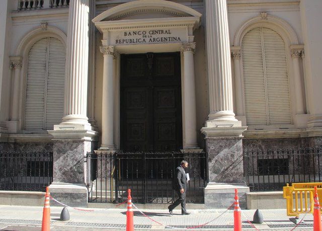 Tasas de interés: esperan meses en "positivo" por menor inflación