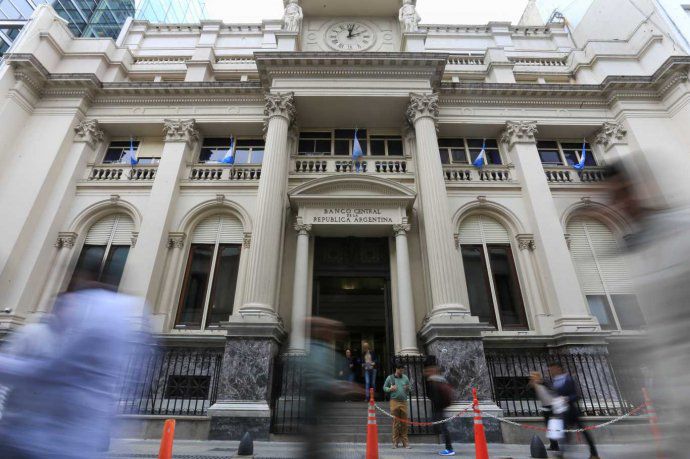 Dólar: Banco Central habilita al mercado a empresas que se financien para pago de deuda