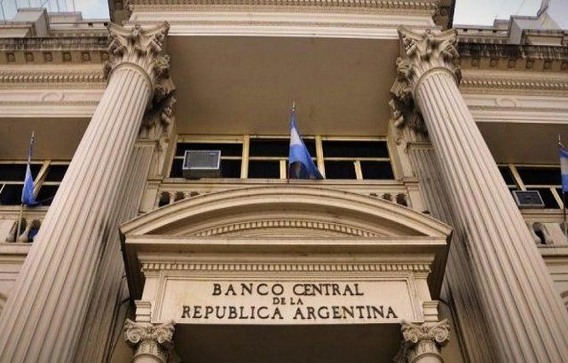 Bancos volverán a cobrar utilidades y se notará en el dólar financiero