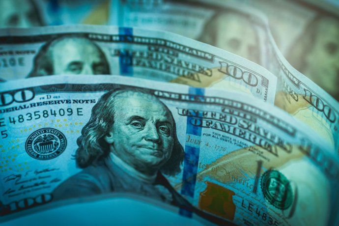 Dólar blue cerró estable por tercer día, pero la brecha sigue cerca del 100%