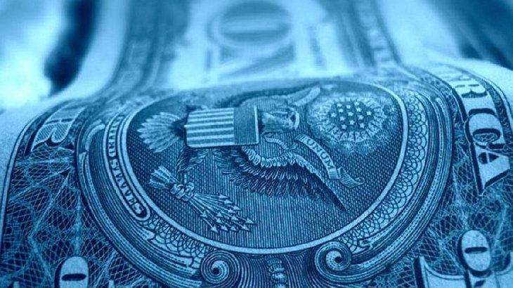 El dólar blue aceleró suba y apunta otra vez hacia los $200