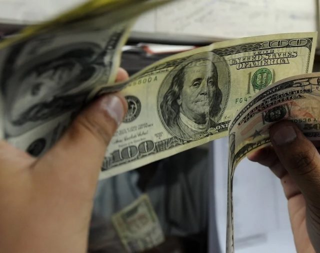 Ahorros en dólares: 5 errores muy comunes que arruinan los billetes y los dejan sin valor