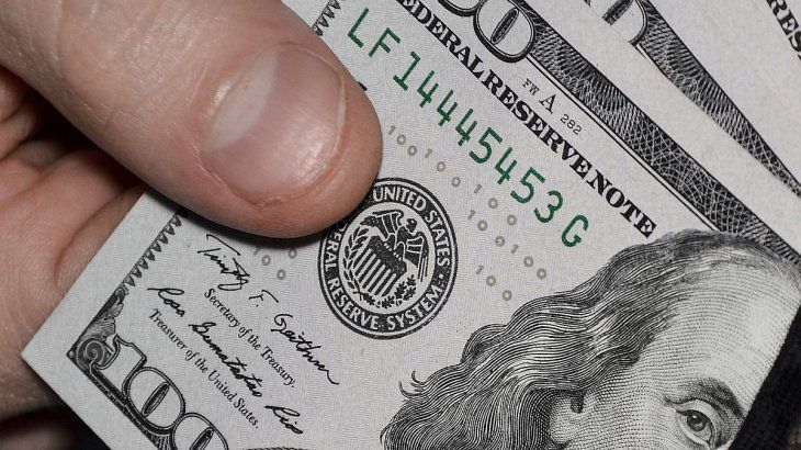 El dólar solidario opera por debajo de los $172, luego de fuerte caída