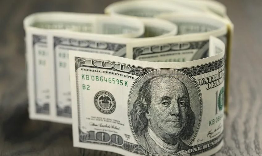 El dólar blue hoy sigue perdiendo fuerza: las 5 claves del día en los mercados