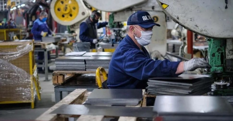 La actividad industrial volvió a crecer en noviembre