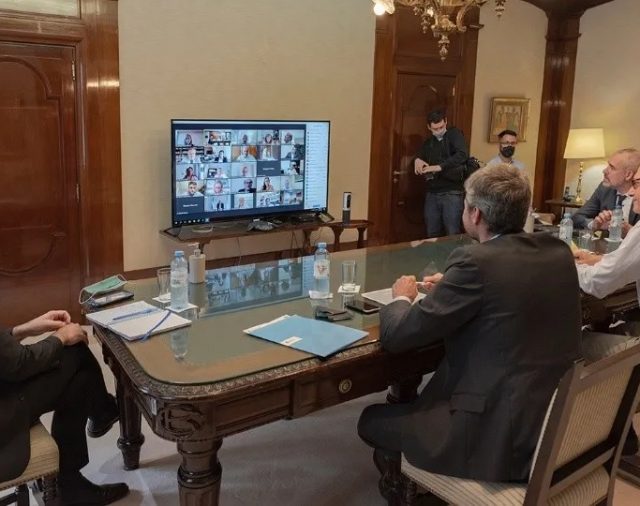 Pese a dudas de bancos, BCRA y CNV avanzan para captar dólares del turismo