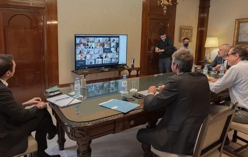 Pese a dudas de bancos, BCRA y CNV avanzan para captar dólares del turismo