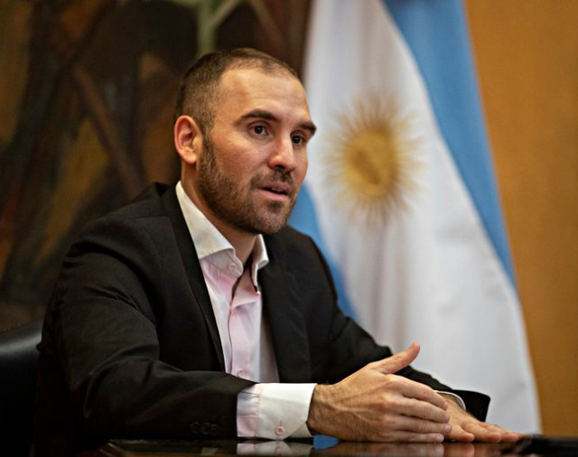 Por factores externos, anticipan una devaluación implícita y mejora de la competitividad