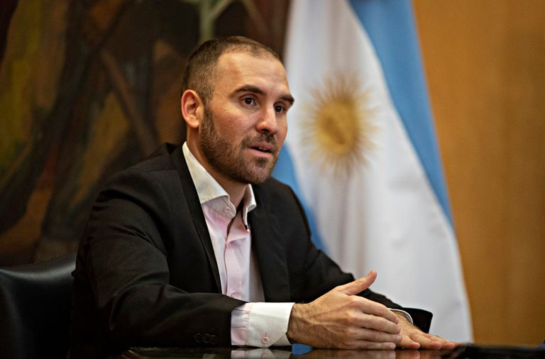Por factores externos, anticipan una devaluación implícita y mejora de la competitividad