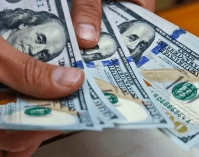 Crecen los depósitos privados en dólares y las reservas internacionales registran su cifra más alta desde 2019