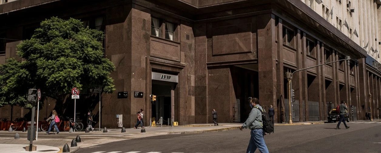 Afip postergó los vencimientos del Impuesto a las Ganancias y Bienes Personales