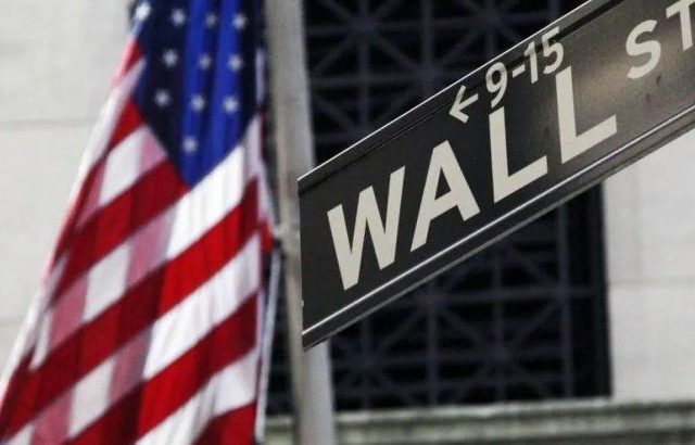 ADRs argentinos bajaron hasta 5% presionados por derrape global; bonos cortaron racha negativa