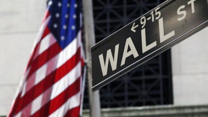 ADRs argentinos bajaron hasta 5% presionados por derrape global; bonos cortaron racha negativa
